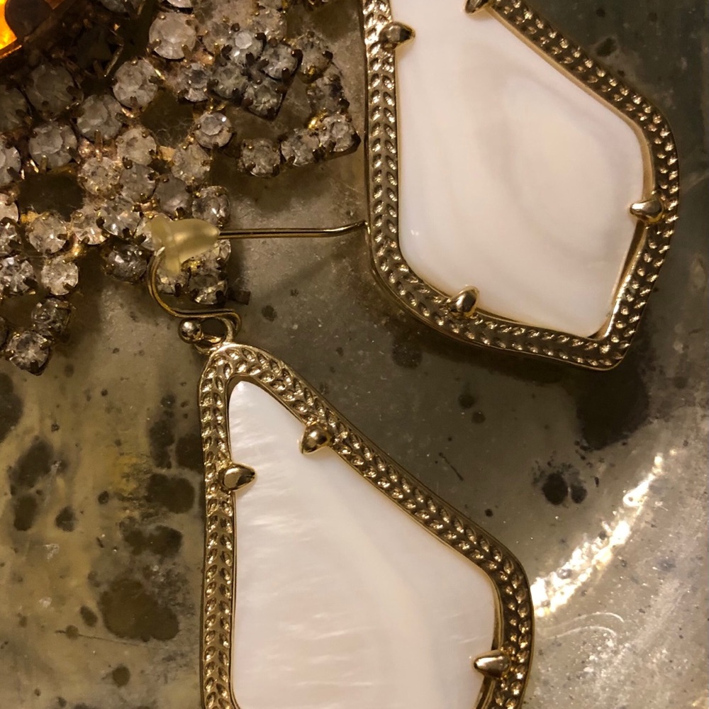 Kendra Scott - Alex Drop Earrings - Ivory Pearl - NWOT - Picture 4 of 6
